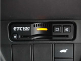 ◆ETC2.0装着◆進化したドライブ体験。料金収受システムだけだったETCが生まれ変わって、高速道路を賢く使うETC2.0に進化しました。多彩な情報サービスが便利で快適なドライブ体験を提供します。