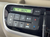 【フルオートエアコン】暑い季節に車内を冷やすだけでなく、除湿機能によりガラスのくもり防止にもなります!温度を設定すればあとはエアコンにお任せです