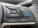 プロパイロットは、運転者が設定した車速を上限に先行車と車速に応じた車間距離を保ちながら、車線中央付近を走行するための運転操作を支援します。