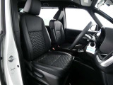 【内装クリーニング】室内は、トヨタの自動車クリーニング&ldquo;まるまるクリン&rdquo;を施工済です!シートはもちろん床面も、すっきりキレイ♪自信の仕上がりを、ぜひご覧下さい!!