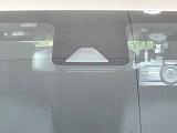 【トヨタセーフティセンス】走行中に前方の車両等を認識し、衝突しそうな時は警報とブレーキで衝突回避と被害軽減をアシスト。より安全にドライブをお楽しみいただけます。
