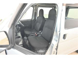 見通しのよいすっきりとした視界で、誰でも運転しやすいです。運転のしやすさは疲れにくさにも繋がりますよ♪