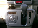 扱い易いオートエアコン、オールシーズン快適なエアコンです!