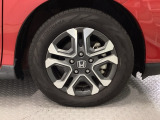 足元が引き立つアルミホイールです。車全体のイメージがアップします。