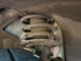 お車を安心してお乗りいただく為には、足回りの定期点検が欠かせません。サービスサポート(有償保証)では無料点検もご提供しており、安心のカーライフをお過ごしいただけるサポート体制が整っています。