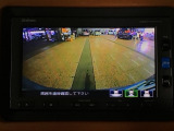 【バックカメラ】運転が苦手な方も車庫入れラクラクです!ギアをリバースに入れれば自動的に切り換わりますので、面倒な操作は不要です♪狭い駐車場もお車を傷つけず安心ですね!