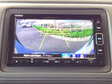 バックモニター付きで、車庫入れやバック時の後方確認をしっかりサポート。モニターに映し出される映像で死角も確認しやすく、狭い場所での駐車や後退時の操作をより安心して行えます。
