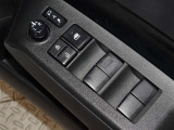 電動格納式ドアミラー・パワーウインドウを装備しています。