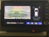 バックでの車庫入れも安心です! リアカメラが付いているバックモニター付のナビを装備しております。バンパーについているソナーや、操作線もついており距離感も画面から確認できます。