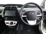 運転席から見たハンドルダッシュまわりになります。
