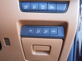 【2Wayドライビングポジションメモリー機能】お二人のシートパターンを記憶することができますので、運転時はボタン一つでシート調節できますね。