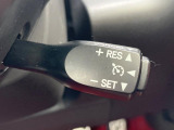 【クルーズコントロール】高速道路もラクラク走行。アクセルを離しても一定速度で走行ができ、長距離運転時の負担を軽減!加速・減速も簡単なスイッチ操作で調整できます。