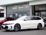 BMW在庫保有台数常時100台以上!ご来店の際はBMW本店(厚木市下荻野140-1)にご来店ください!弊社自慢の全天候型ショールーム!BMW在庫保有台数常時100台以上ございます!