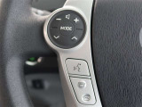 ステアリングスイッチ付き。前方から目を離すことなく操作することが可能です。