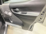 【運転席ドア】収納ポケットが付いているので運転席周りもスッキリ保てます★