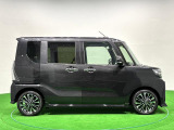 ドアは約90度に開くので荷物も積み込みやすく、乗り降りもしやすい♪ ロングドライブも快適に過ごせる工夫がいっぱいです♪♪