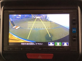 バックモニター付きで、車庫入れやバック時の後方確認をサポート。