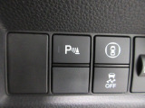 パーキングセンサーや横滑りを防ぐVSA等のスイッチ類は運転席の右側、手の届きやすい位置にあります。
