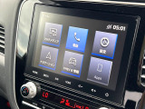 【メーカー純正ナビ】インテリアに溶け込むスタイリッシュな「専用設計」メーカーナビを装備♪視認性や操作性など基本性能にも優れ、より上質なカーライフをお楽しみいただけます。