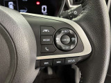 レーダークルーズコントロール(全車速追従機能付)付きです。車速に応じて追従支援してくれるので、ロングドライブも快適です。詳細は販売店スタッフまでおたずねください。