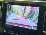 【バックカメラ】駐車時に後方がリアルタイム映像で確認できます。大型商業施設や立体駐車場での駐車時や、夜間のバック時に大活躍!運転スキルに関わらず、今や必須となった装備のひとつです!