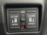 【両側パワースライドドア】スマートキーや運転席のスイッチで後席両側スライドドアの開閉が可能♪電動だから力を入れてドアを開ける必要が無く、小さなお子様でも簡単に開け閉めでき快適です♪