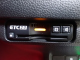 デザインスッキリのビルトイン『ETC』!高速道路の特典はもちろん、キャッシュレスなので料金所では徐行するだけで通過可能です!