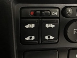 【両側パワースライドドア】両側がパワースライドドアになっており、運転席のスイッチやスマートキーでも開閉が可能です!開口部も広いので乗り降りも楽々♪