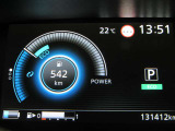 e-POWER専用メーターはモーター出力、エネルギーフロー表示、各種燃費表示機能、バッテリー残量、デジタル時計、航続可能距離、サービスインターバルなどが表示されます。 走行距離 131412km