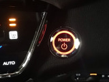 【スマートキー】持っているだけでエンジン始動や、ドアロックの開閉まで出来ちゃう賢く便利なスマートキーを装備!暗くなってもキー穴を捜す必要が無くとっても便利ですから人気の装備です♪