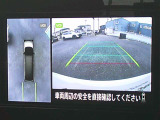 『上から丸見え』のアラウンドビューモニター搭載!車を上から見下ろした状態がナビ画面に映し出されるので、前後・左右の障害物を確認でき、安心・安全です♪一度使用すると、手放せなくなる装備です!