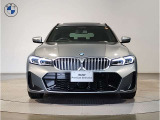 【キドニーグリル】BMWは約90年もの間、ほぼ全ての車両にひと目でBMWだと分かるこの特徴的なフロントグリルが備えられ、デザイン・アイコンとして親しまれてきました。