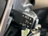 【クルーズコントロール】高速道路もラクラク走行。アクセルを離しても一定速度で走行ができ、長距離運転時の負担を軽減!加速・減速も簡単なスイッチ操作で調整できます。