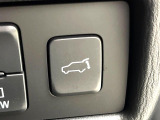 【パワーバックドア】スマートキーや運転席のボタンを押すだけでリアゲートが自動で開閉します!荷物を持っている時や、高い位置にあるバックドアを閉める際に便利な機能です♪