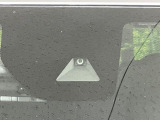 【三菱e-Assist】走行中に前方の車両等を認識し、衝突しそうな時は警報とブレーキで衝突回避と被害軽減をアシスト。より安全にドライブをお楽しみいただけます。