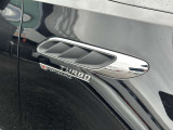 シートヒーターはエアコンより温まるのが早く、寒い日の運転には欠かせない装備です。3段階の温度調節ができ、快適な温度でドライブいただけます。