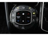 運転席と助手席、それぞれ温度調節ができ、オールシーズン快適なオートエアコンとなっております!