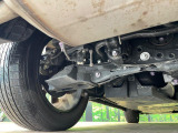 お車を安心してお乗りいただく為には、足回りの定期点検が欠かせません。サービスサポート(有償保証)では無料点検もご提供しており、安心のカーライフをお過ごしいただけるサポート体制が整っています。