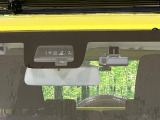 【スズキ セーフティサポート】走行中に前方の車両等を認識し、衝突しそうな時は警報とブレーキで衝突回避と被害軽減をアシスト。より安全にドライブをお楽しみいただけます。