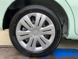 純正スチールホイール。155/65R14