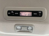 後部の空調調節スイッチです