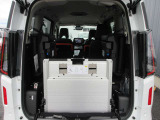 セレナ 2.0 XV チェアキャブ スロープタイプ 車いす2名仕様