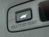 【パワーバックドア】スマートキーや運転席のボタンを押すだけでリアゲートが自動で開閉します!荷物を持っている時や、高い位置にあるバックドアを閉める際に便利な機能です♪