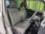 運転席シート廻りは使用感も少なく、良好な状態となっています。前オーナー様が丁寧に使っていたことがよくわかりますね。