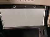 ロールサンシェイドは、太陽光を防ぐので冷房の効きを良くする効果もあるんです。エアコンを控えめにすれば燃費向上も見込めますよ。