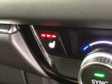【シートヒーター】スイッチを押せば、座面と背もたれで体を温めてくれます♪