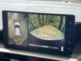 【パノラミックビューモニター】専用のカメラにより、上から見下ろしたような視点で360度クルマの周囲を確認することができます☆死角部分も確認しやすく、狭い場所での切り返しや駐車もスムーズに行えます。