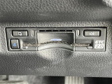 ◆【ETC2.0(DSRC/ITSスポット)】ETCカードを挿入すれば料金所はノンストップで通過できます。ETC限定の割引や、高速道路の情報提供サービスを利用できます。