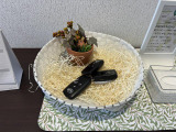 電子カードキーを携帯していれば、リクエストスイッチを押すだけでドアの施錠と解除が行えます。しかも盗難防止に役立つイモビライザー機能付きです。