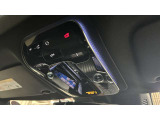 メルセデス・ベンツの定める厳しい基準をクリアしたお車のみをご案内させて頂きます。納車前整備はメーカー規定に基づき100項目以上にも及ぶ点検を熟練のメカニックによって行いご納車させて頂きます。